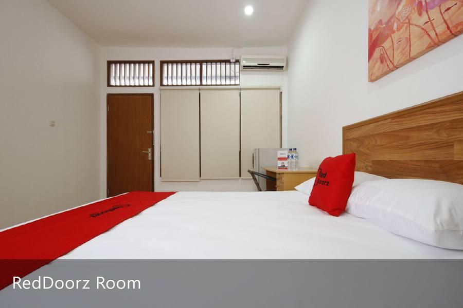 Reddoorz Plus Near Plaza Indonesia Jacarta Exterior foto