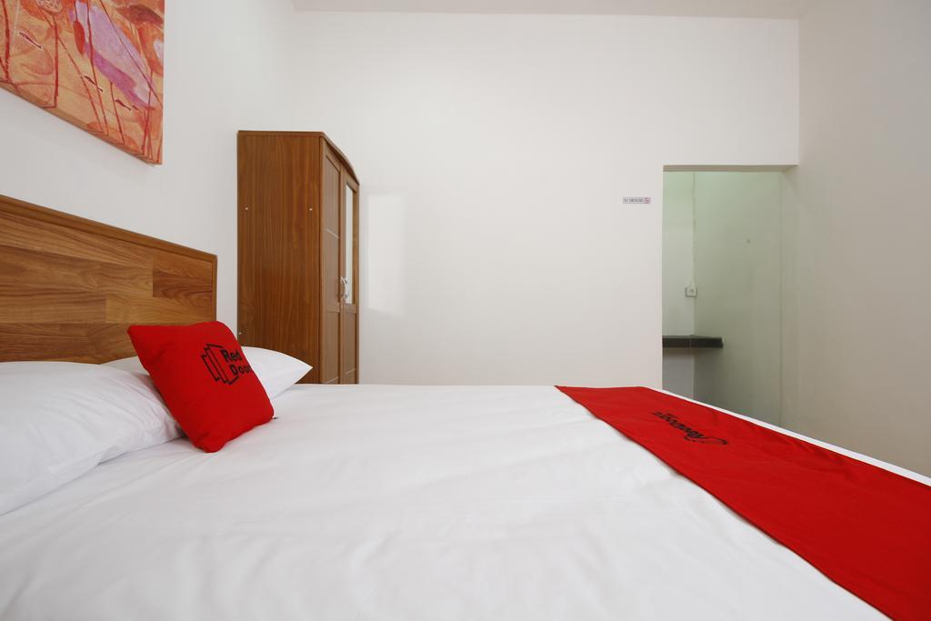 Reddoorz Plus Near Plaza Indonesia Jacarta Exterior foto