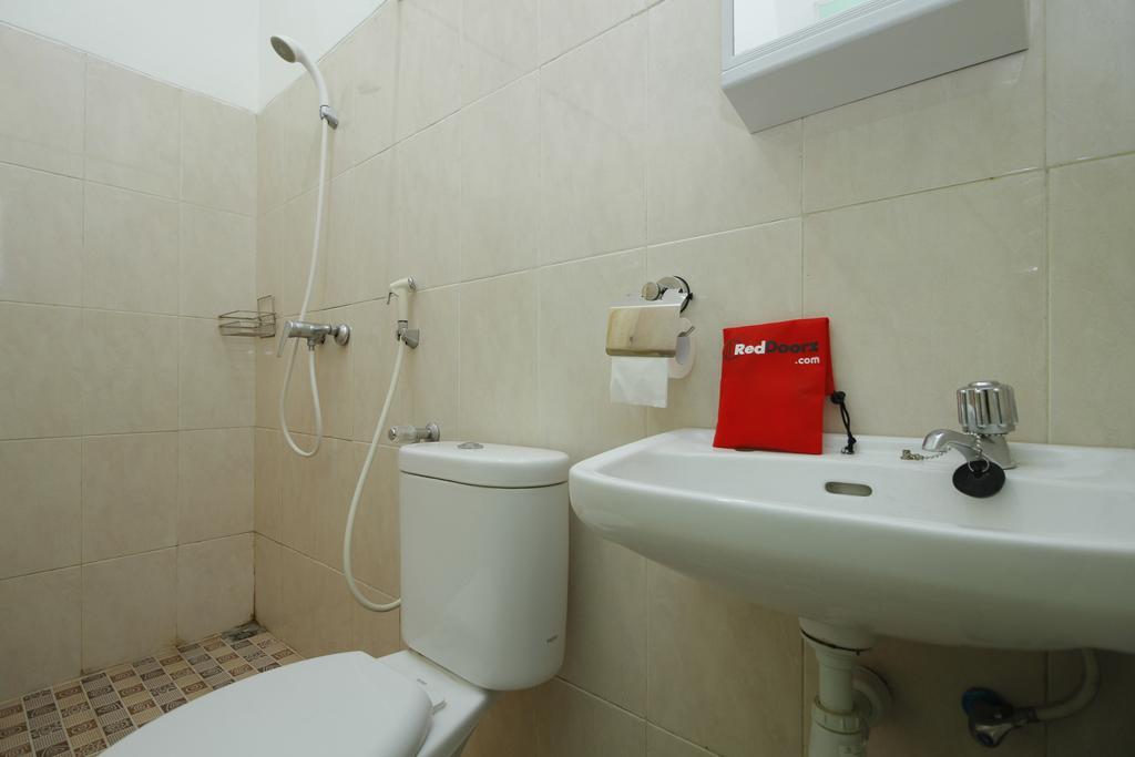 Reddoorz Plus Near Plaza Indonesia Jacarta Exterior foto