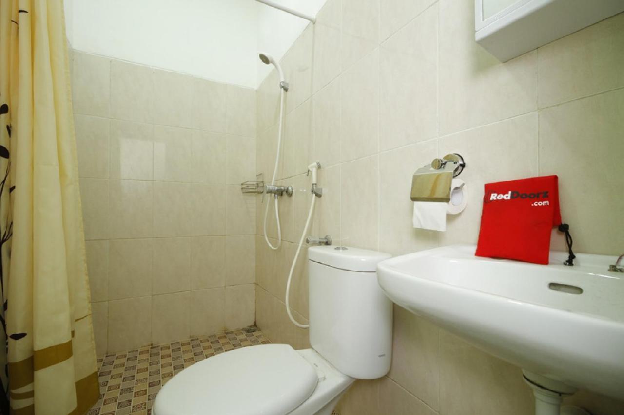 Reddoorz Plus Near Plaza Indonesia Jacarta Exterior foto