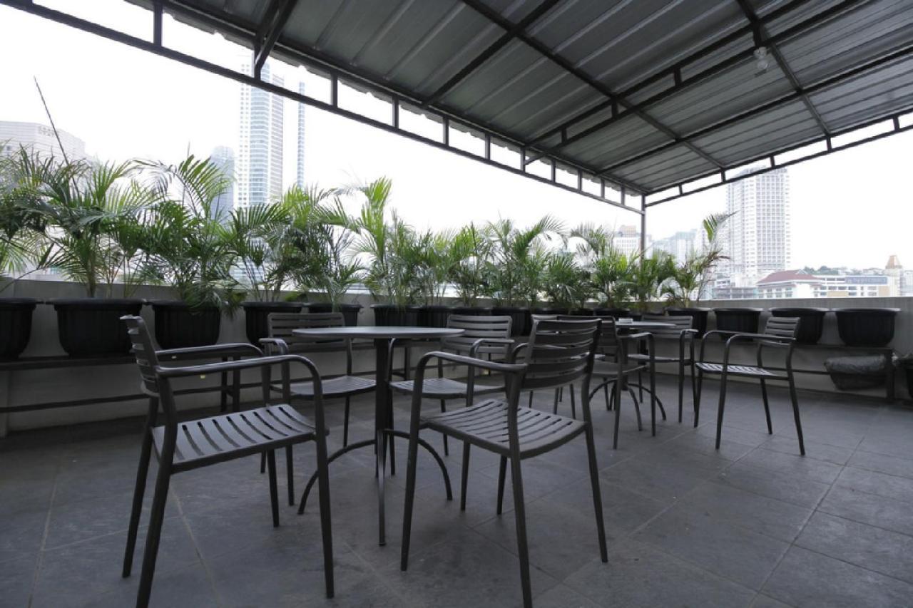 Reddoorz Plus Near Plaza Indonesia Jacarta Exterior foto