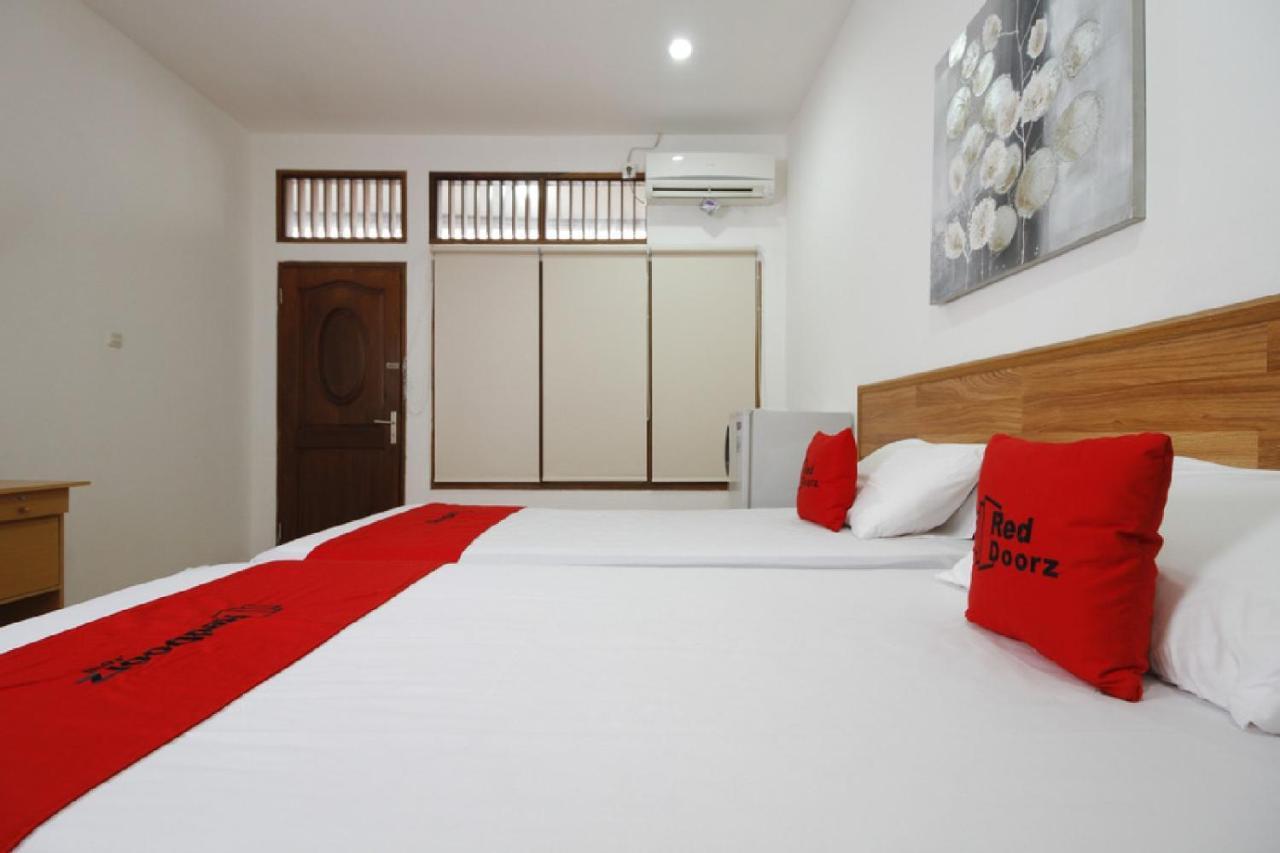 Reddoorz Plus Near Plaza Indonesia Jacarta Exterior foto