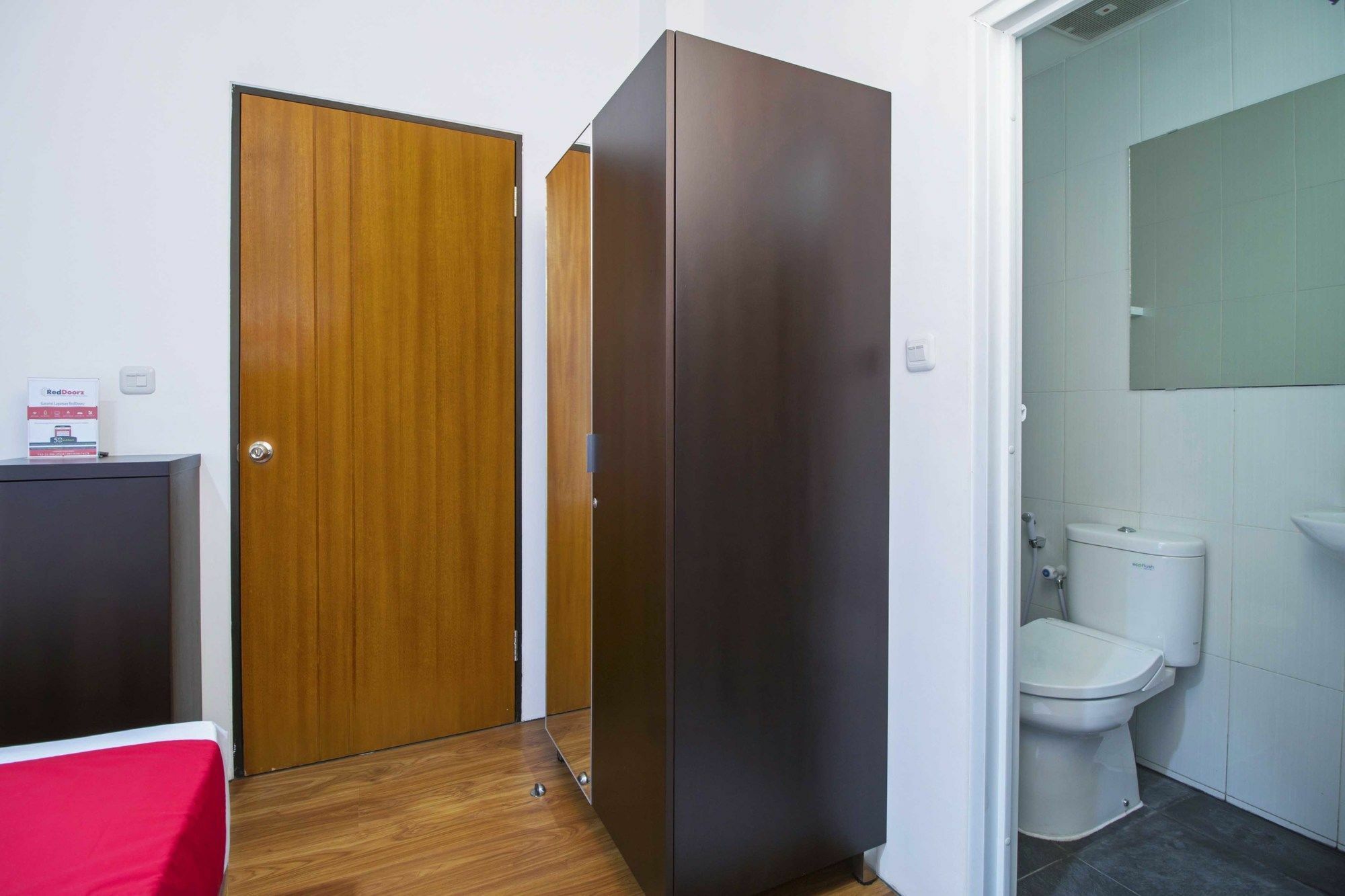 Reddoorz Plus Near Plaza Indonesia Jacarta Exterior foto