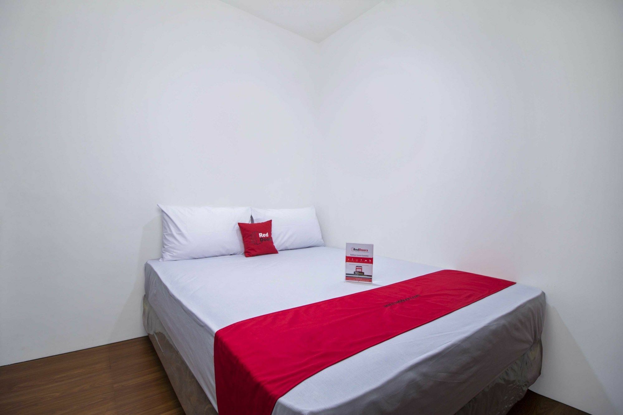 Reddoorz Plus Near Plaza Indonesia Jacarta Exterior foto